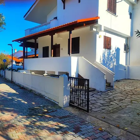 Traditional Lux Mezonete